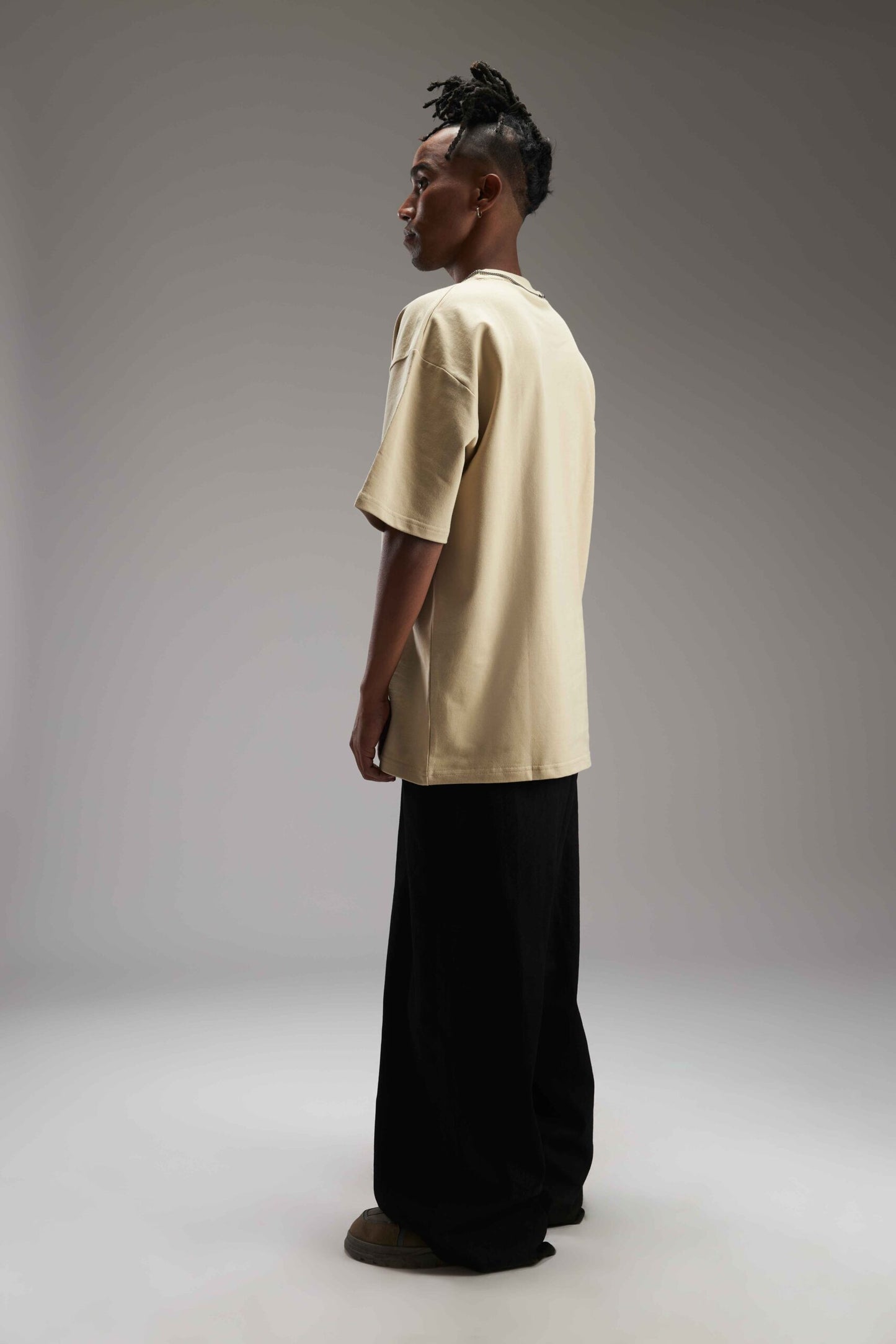 BEIGE BASIC OVERSIZED TEE