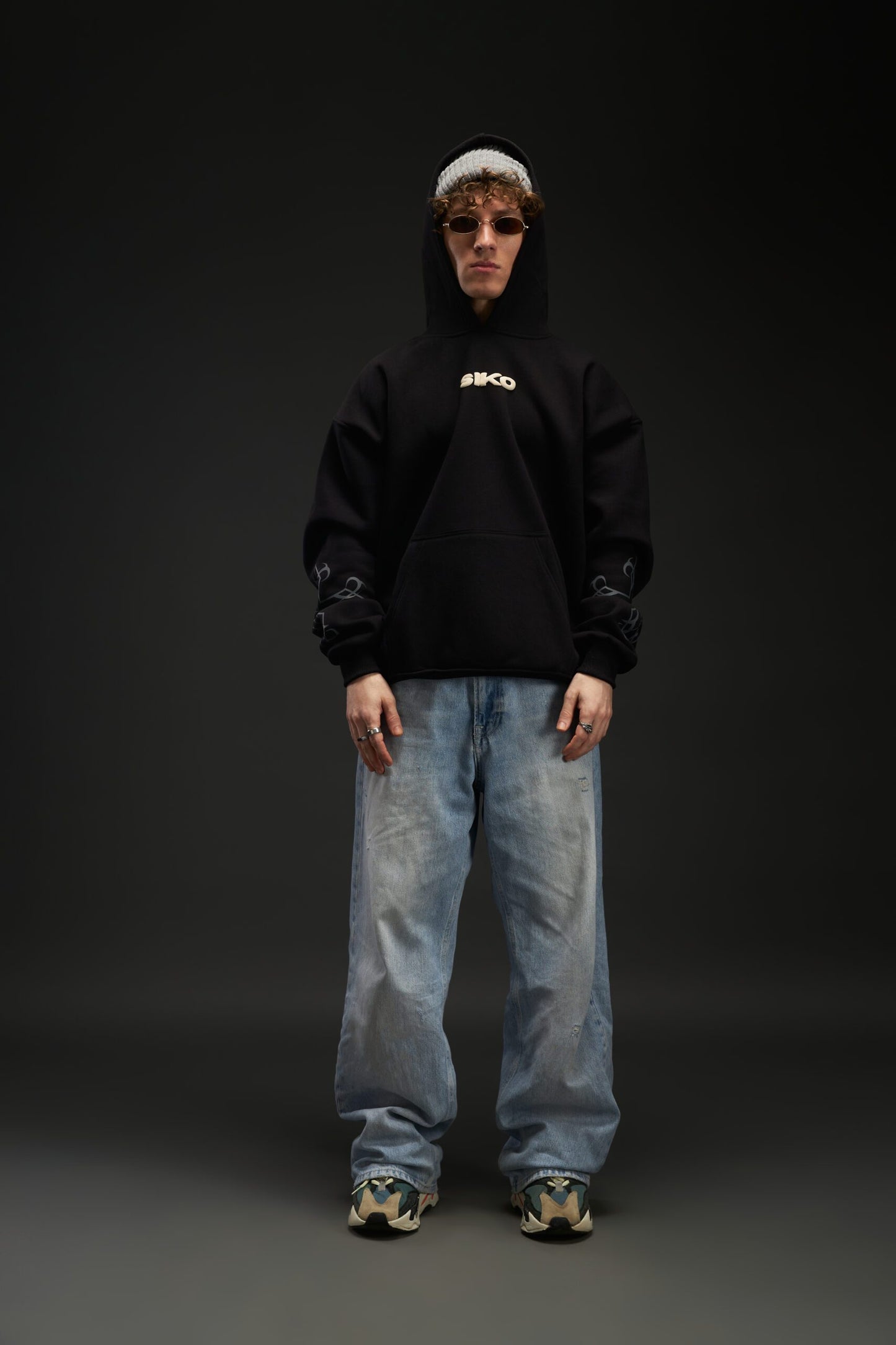 BLACK CROSS OVERSIZED HOODIE