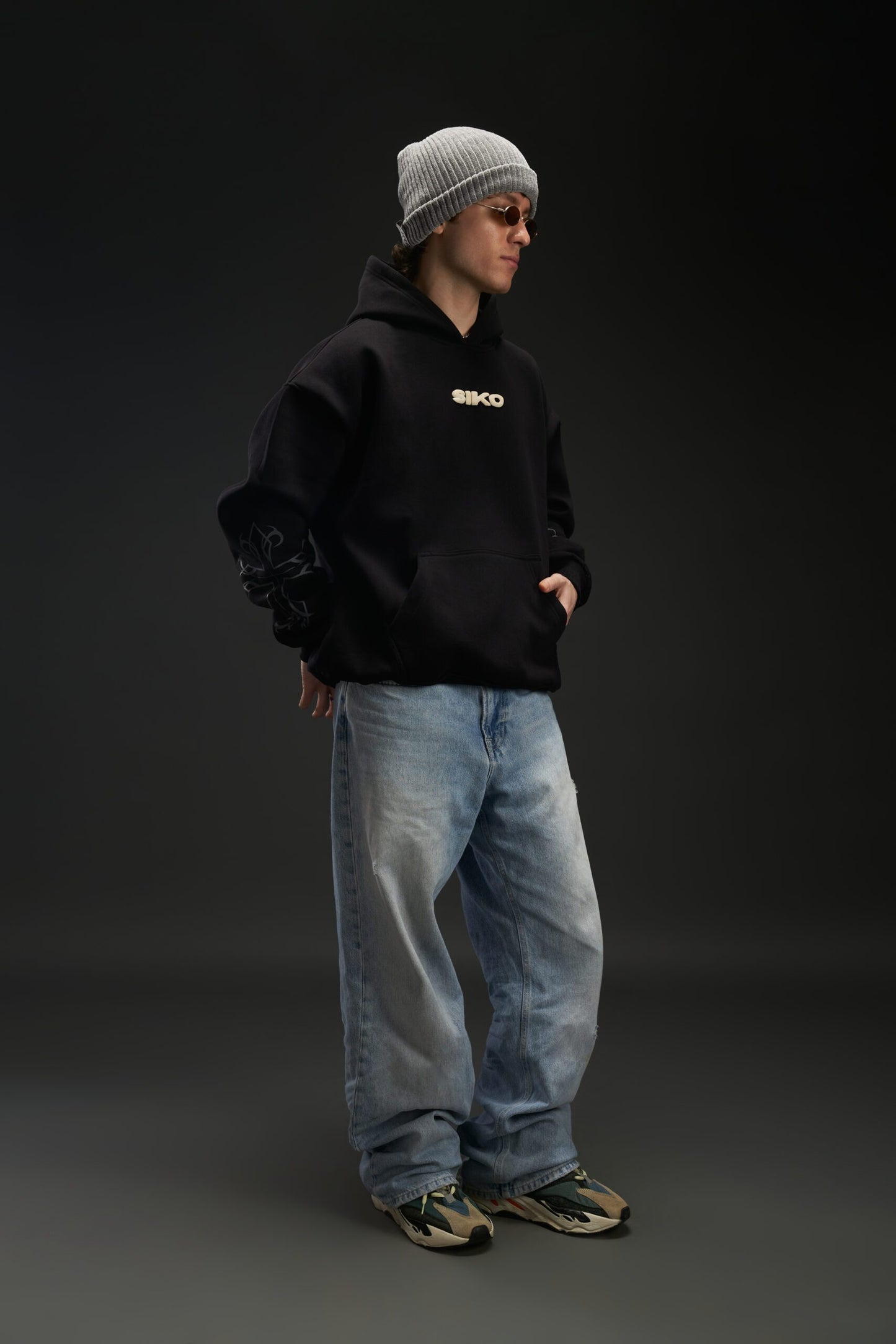 BLACK CROSS OVERSIZED HOODIE