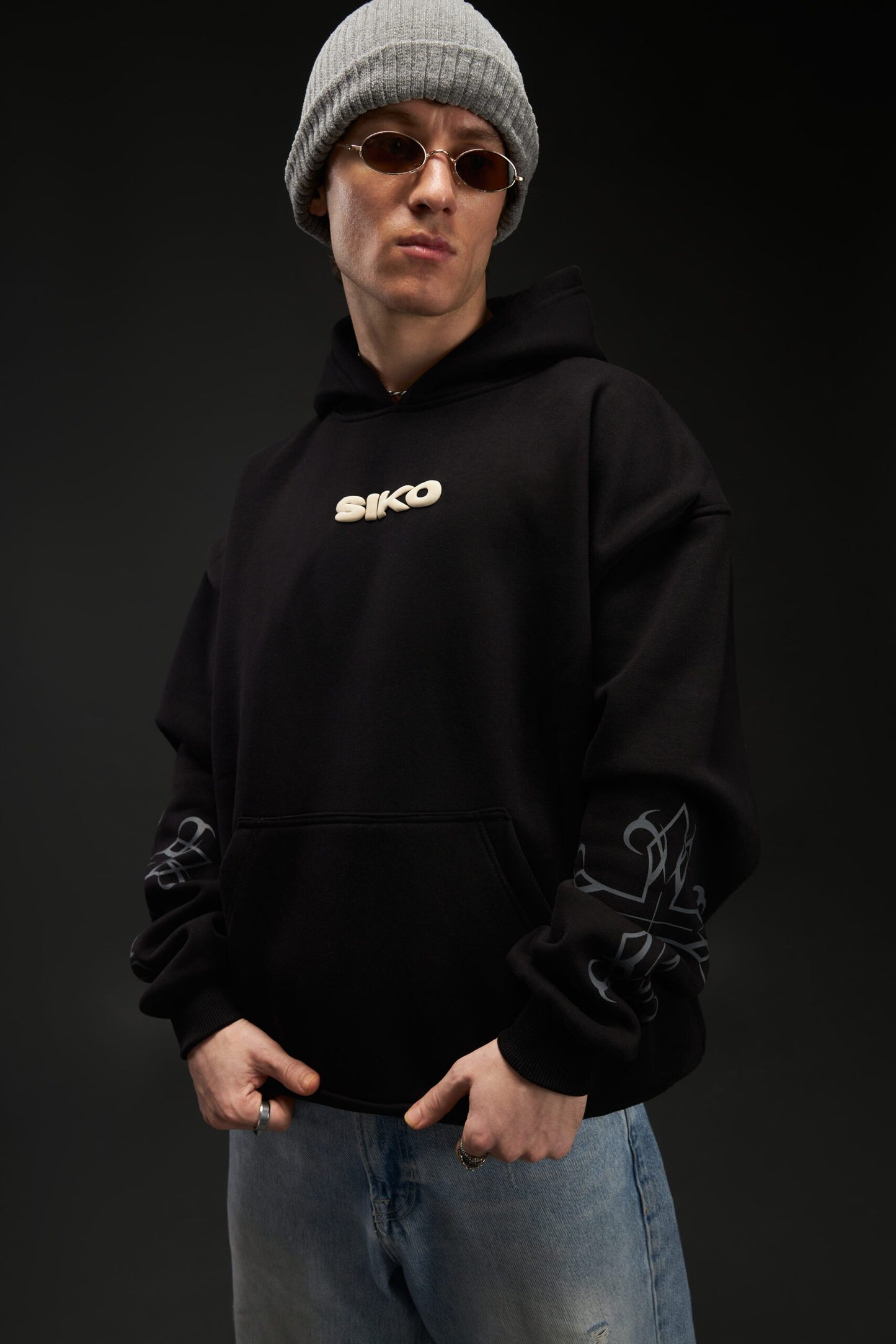 BLACK CROSS OVERSIZED HOODIE