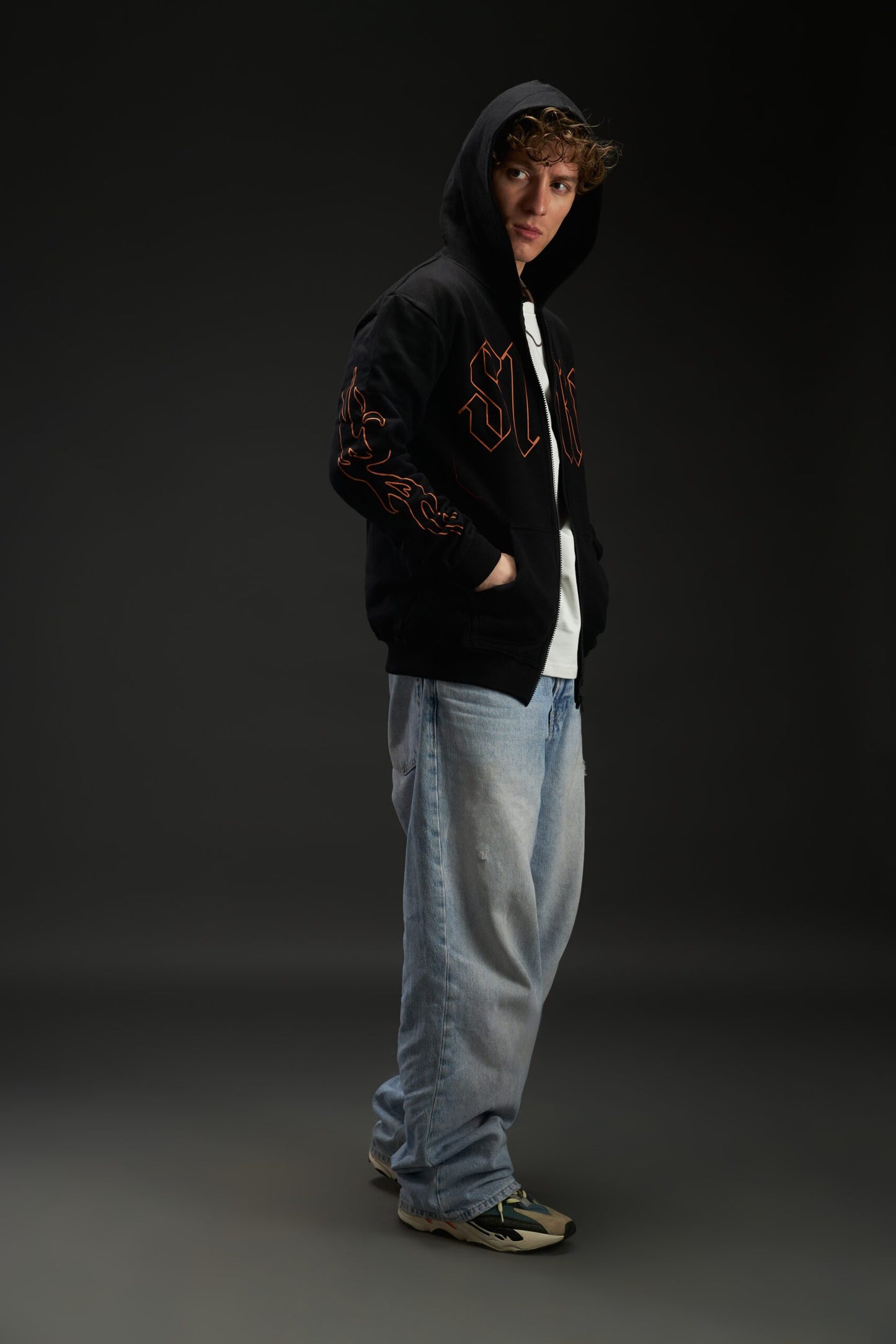 BLACK REGULAR FIT ZIPPER