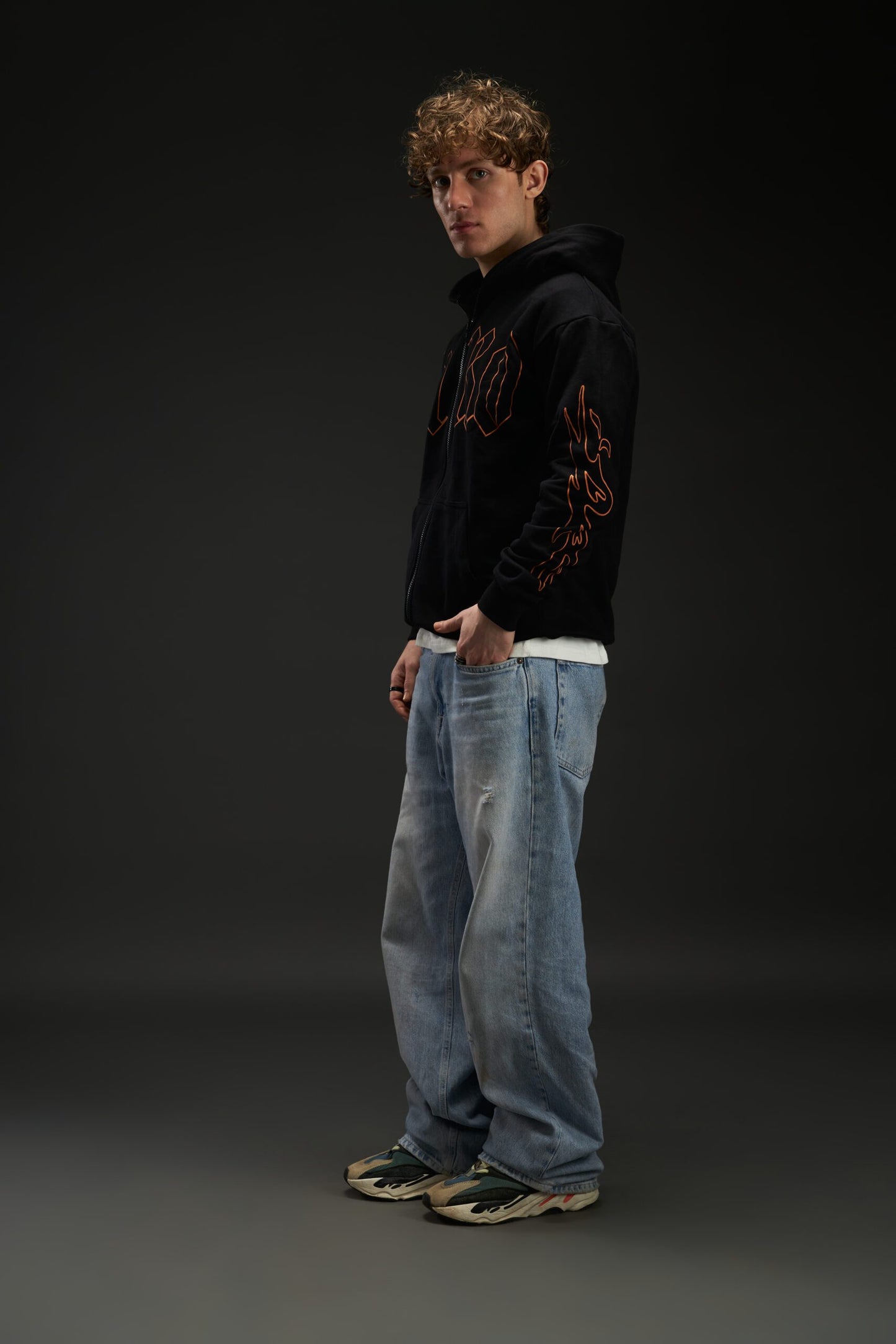BLACK REGULAR FIT ZIPPER