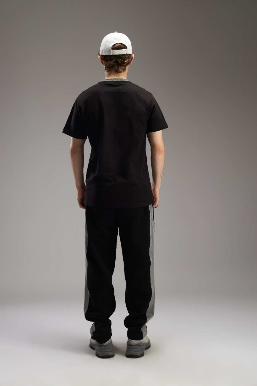 BLACK STRAIGHT FIT SWEATPANTS
