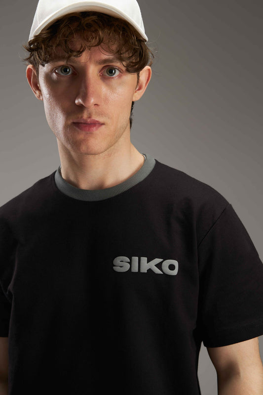 BLACK BASIC REGULAR FIT TEE